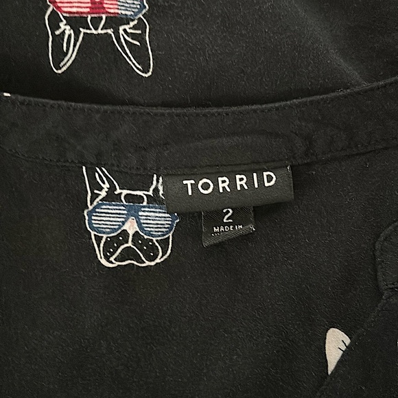 Torrid Super Cute Black French Bulldog Short Sleeve Shirt Top **Size 2**🐾🐾 - Picture 4 of 4
